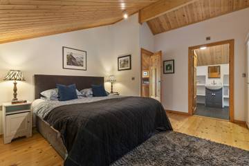 Lodge for 6 People in Penally, Pembrokeshire, Photo 3