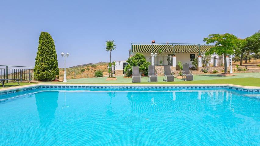 Chalet para 5 personas, con piscina y balcón/terraza - 1