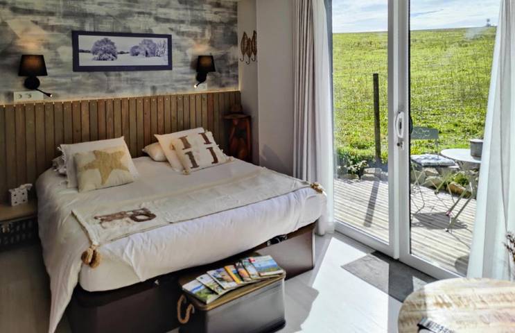 Location de vacances pour 2 personnes, avec vue et jardin à Aumont-Aubrac - 2