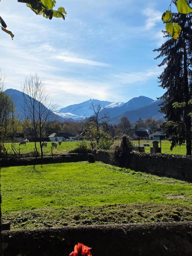 Location de vacances pour 12 personnes, avec vue et jardin, animaux acceptés à Asson