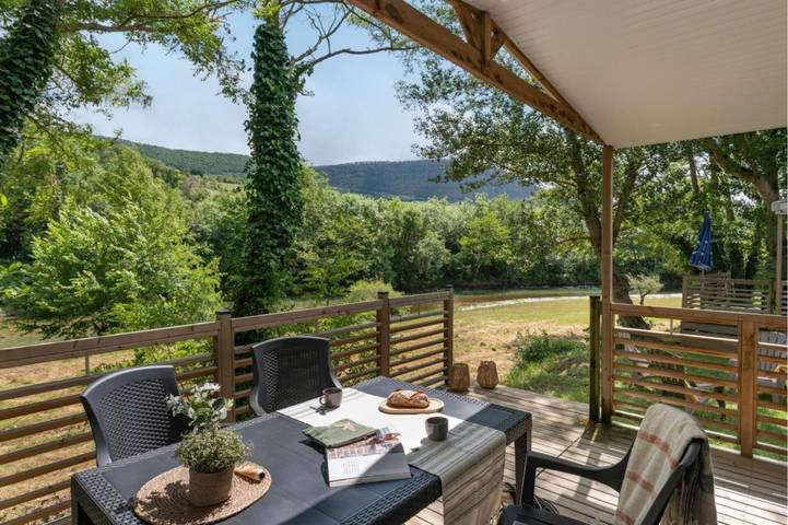 Gîte pour 4 personnes, avec jardin ainsi que piscine et terrasse, animaux acceptés à Millau - 2