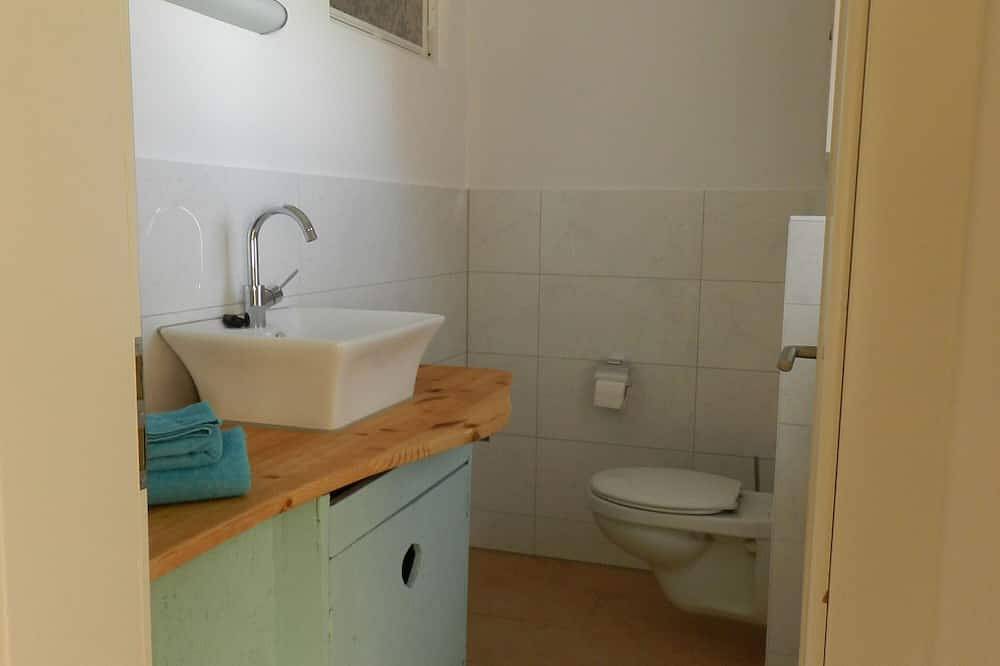 Ganze Wohnung, Helle Studiowohnung, inmitten vieler kleiner Seen gelegen in Grünow, Mecklenburg-Strelitz