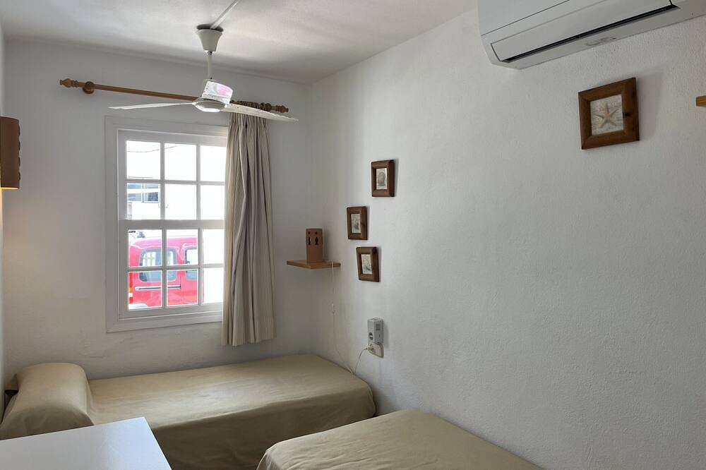 Apartamento entero, Vistas. Zona de baño en el mar. Piscina in Fornells, Es Mercadal