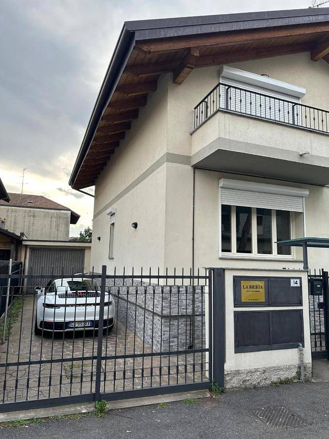 Appartamento per 5 persone, con Balcone e Terrazza nonché Giardino a Seregno