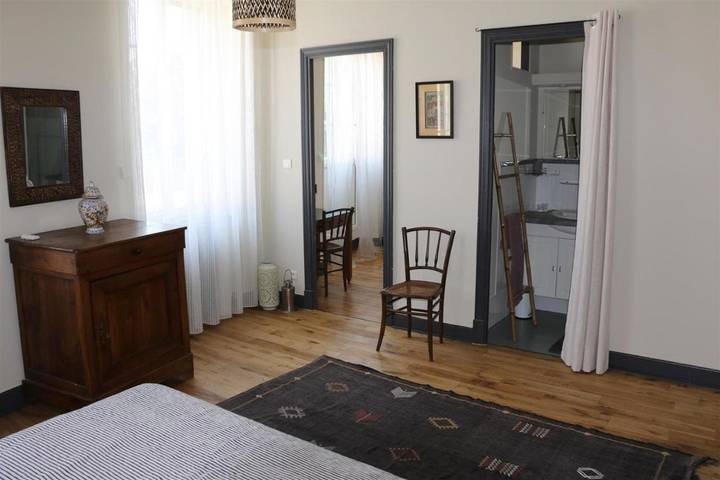 Chambre d’hôte pour 3 personnes, avec jardin ainsi que terrasse et piscine dans l' Ariège - 4