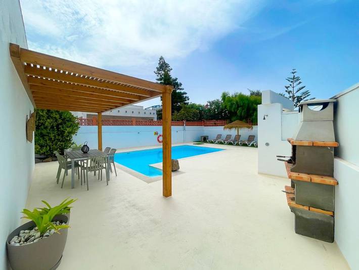 Chalet para 5 personas, con jardín y piscina en Corralejo