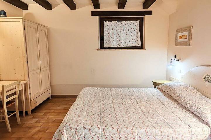 Appartamento intero, Appartamento nelle Marche con piscina e vino in Montecarotto, Provincia di Ancona