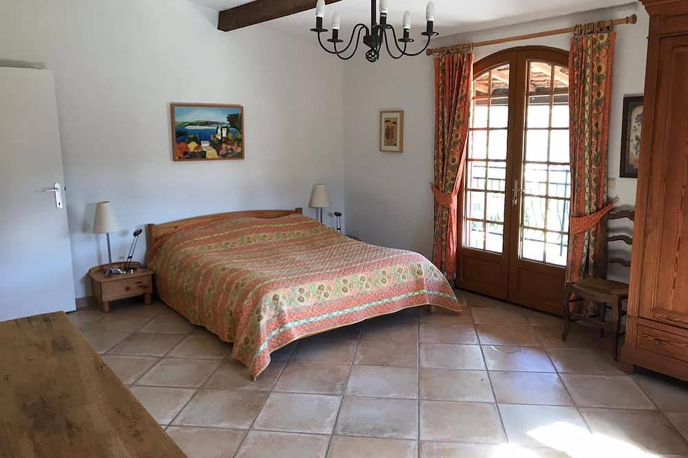 Villa De Charme super equipped, private pool, 3 bedrooms, 970 m from the center in Lorgues, Draguignan region