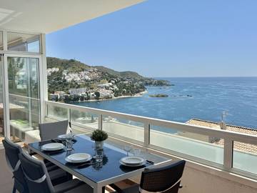 Vacation Apartment for 4 Guests in Roses, Costa Brava, Picture 2