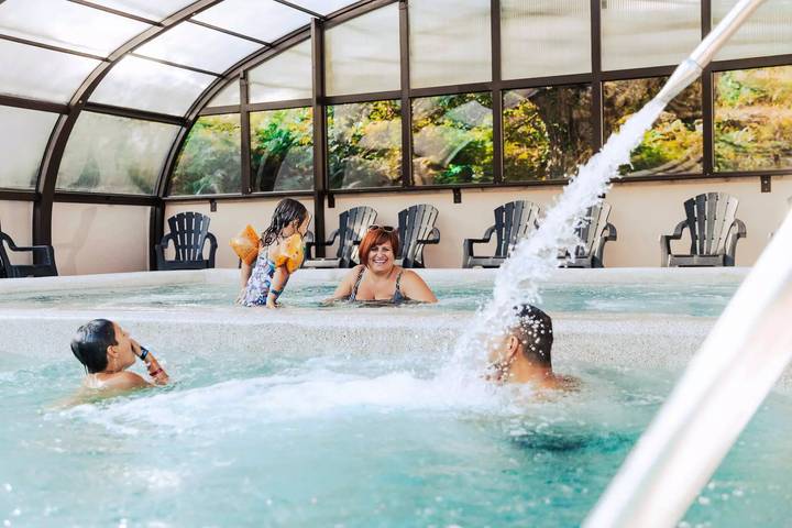 Camping para 6 personas, con Terraza además de Piscina y Sauna en Urrugne