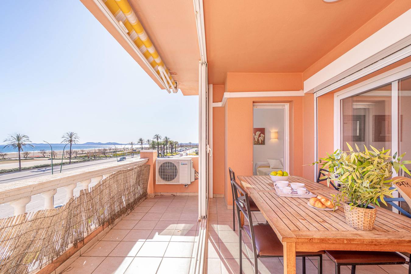 Ganze Wohnung, Helle und geraeumige Wohnung mit drei Schlafzimmern und Meerblick in Empuriabrava in Empuriabrava, Oberampurien
