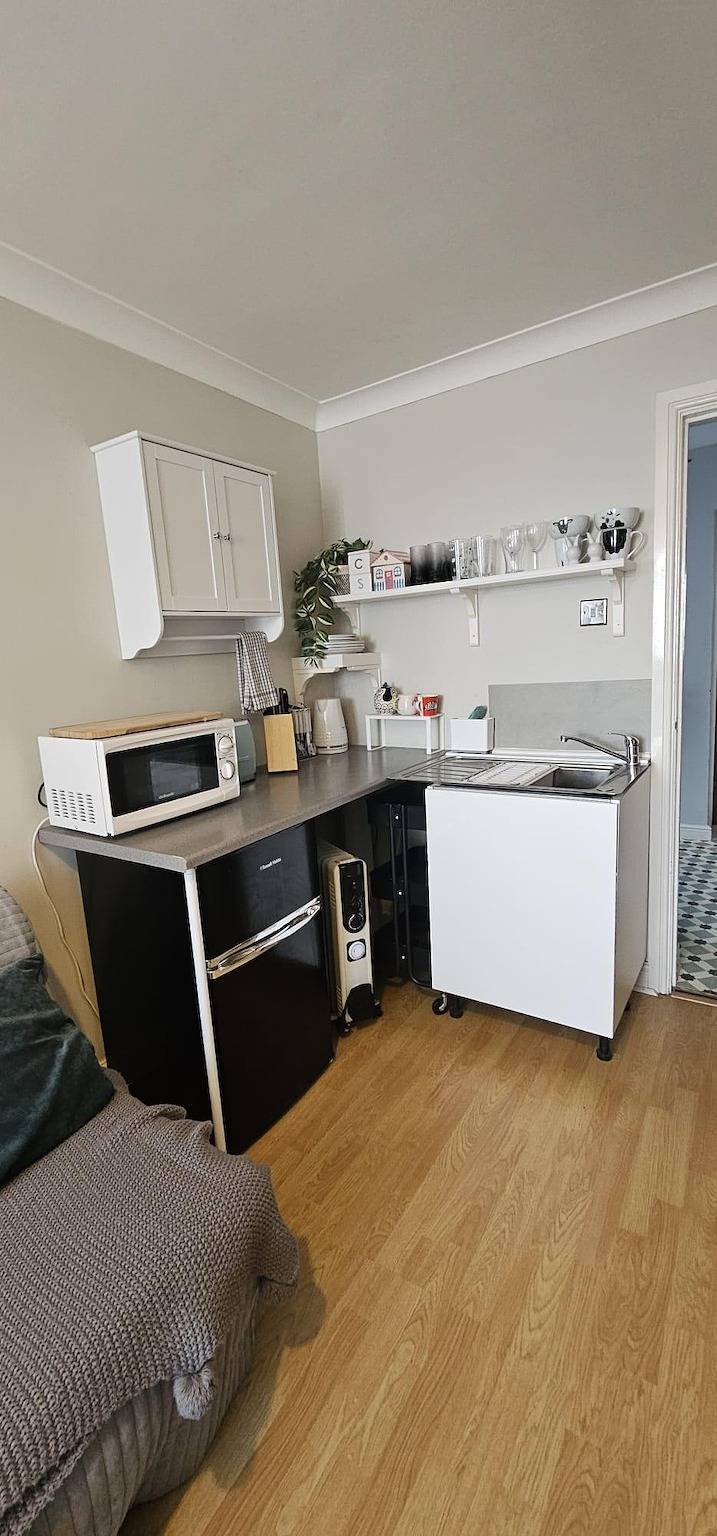 Ganzes Studio, Studio Apartment Sleeps 4 with Parking in Cardiff, Cardiff und Umgebung