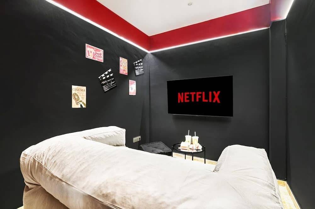 Luxury Stone Villa | Cine for kids | Bbq | Views in Miraflores (Madrid), Miraflores de la Sierra