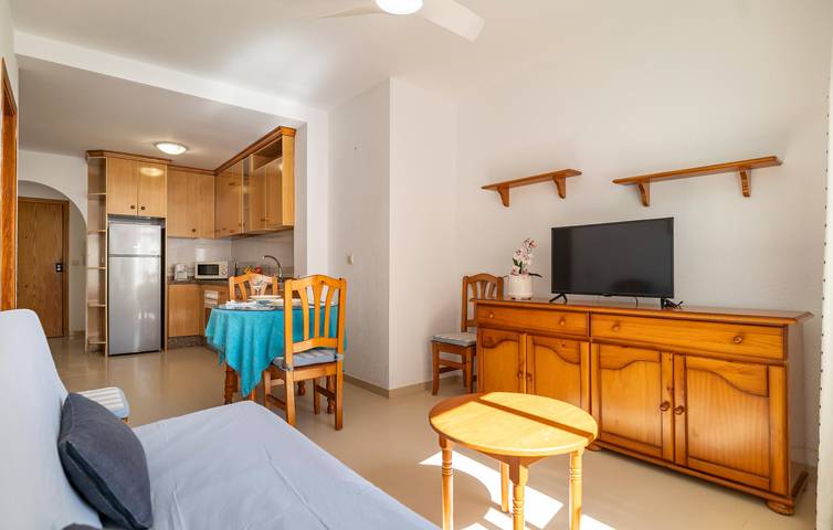 Apartamento vacacional entero, Acogedor apartamento con terraza a 200 m de la costa in Playa de Torrenueva (Torrenueva Costa), Torrenueva Costa