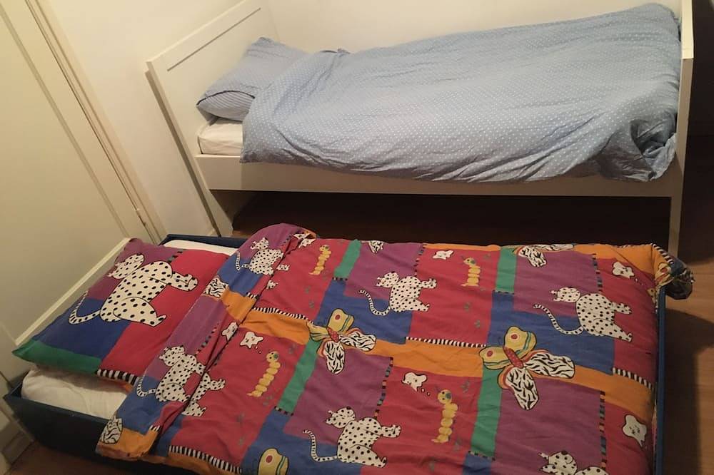 Right in the center across from the stores in Nordbrabant