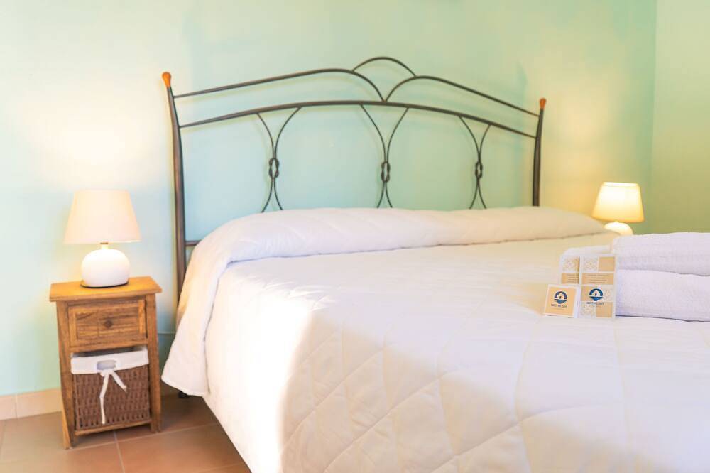 Appartamento intero, Tulipano - Due Camere da Letto Appartamento, Ospiti Massimo 4 in Posada, Provincia di Nuoro