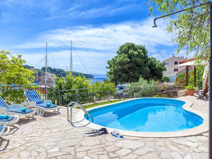 Villa pour 8 personnes, avec terrasse ainsi que jardin et piscine à Sumartin - 2