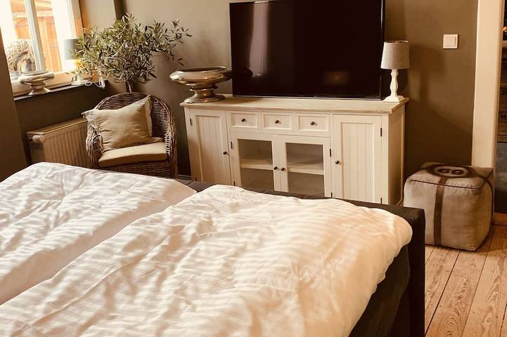 Ganze Wohnung, The Hampton Hock'S Nr.1 Apartment mit Wellnessbereich, Dachterrasse, Top Lage in Freinsheim, Pfälzer Rheinebene