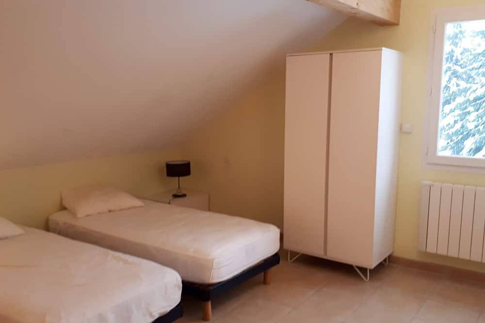 Appartement entier, Duplex Haut-De-Gamme 95 m2 Rez De Jardin A 1.8 Km Station De Ski in Bellefontaine (Jura), Parc naturel régional du Haut-Jura