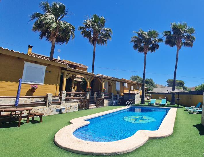 Studio 'Altea' with Shared Pool, Wi-Fi and Air Conditioning in Busot, Costa Blanca