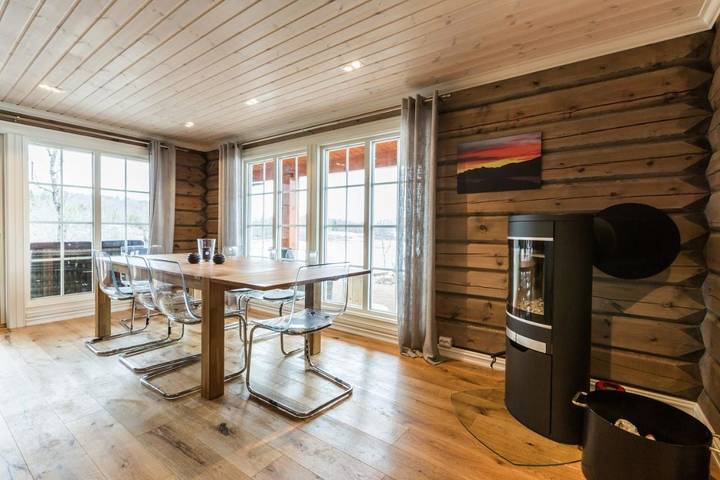 Ferienhaus für 10 Personen, mit Terrasse und Seeblick sowie Ausblick in Sykkylven