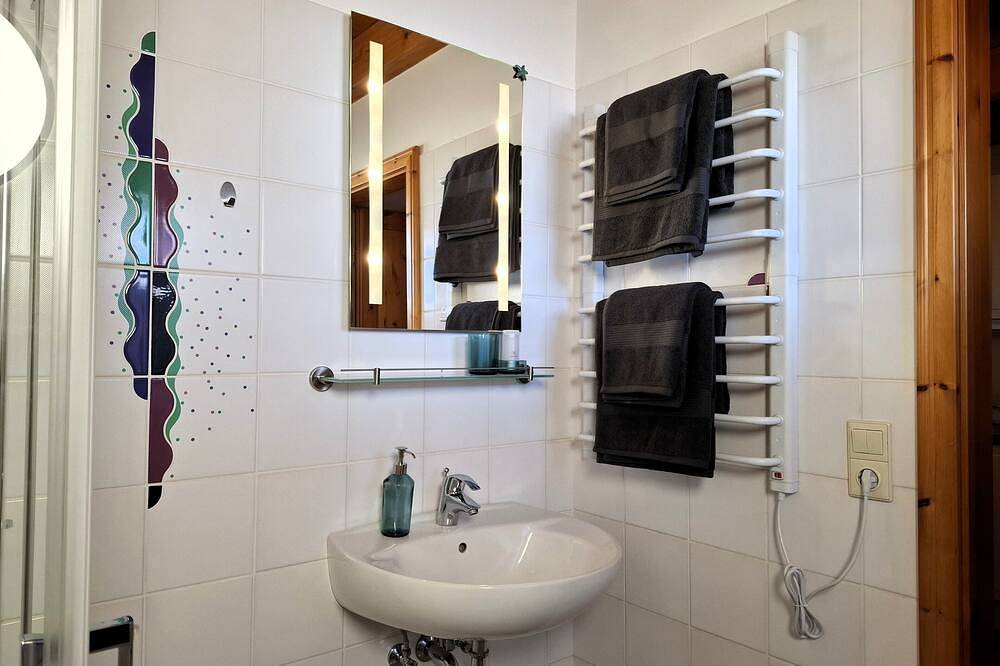 Ganze Wohnung, Wald und Waterkant - Gemütliche Ferienwohnung in Holtgast, Landkreis Wittmund