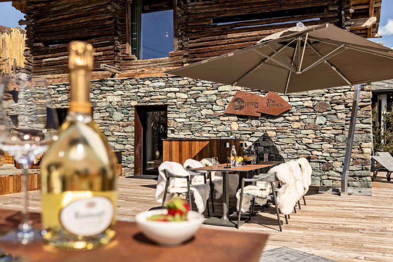 Chalet Cocoon Deluxe Private Spa and F&B in Corgnolaz, Chamois