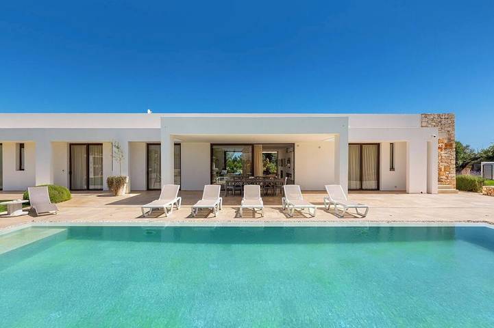 Villa per 12 persone, con giardino in Carovigno