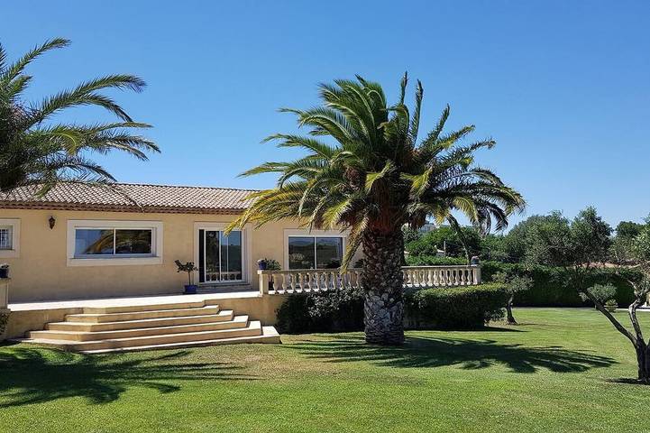 Maison provencale 2000 m2 de terrain vue imprenable sur l'étang in Istres, Côte méditerranéenne (France)