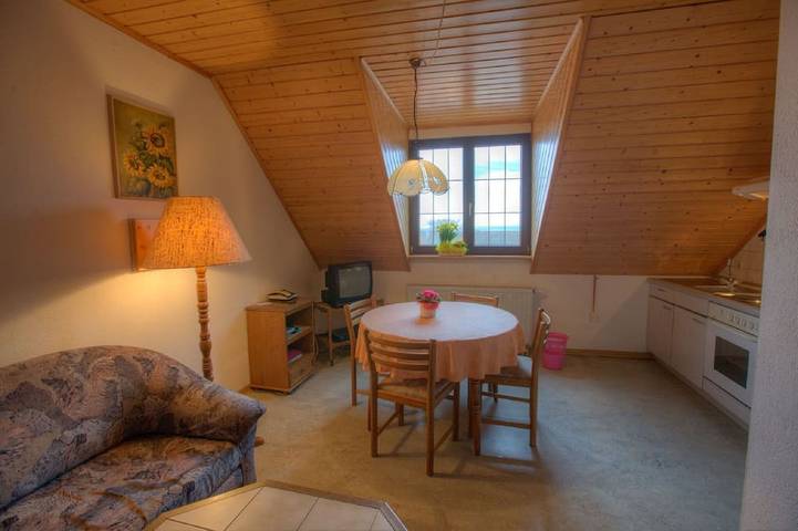Ferienwohnung für 4 Personen, mit Balkon und Garten sowie Sauna in Sulzfeld
