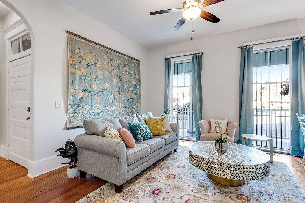 Ganze Wohnung, Big Bright and Beautiful by Forsyth Park in Savannah, Chatham County