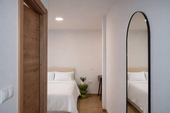 Apartamento entero, Alojamiento para dos personas cerca de Ventas in Parque de las Avenidas, Madrid