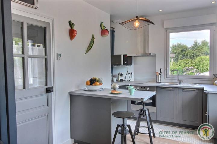 Gîte pour 4 personnes, avec terrasse et jardin à Trébeurden - 4