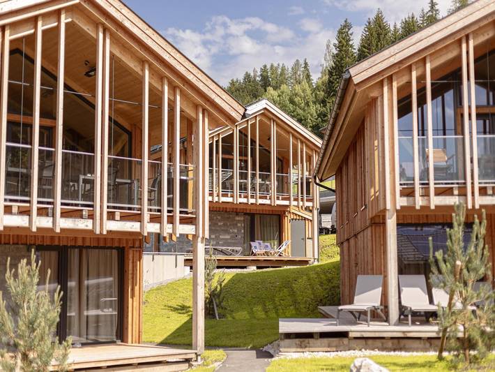 Ferienhaus für 10 Personen, mit Balkon und Terrasse sowie Pool und Sauna in Haus