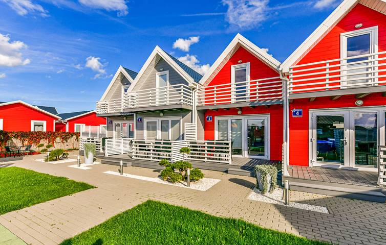 Ferienhaus für 8 Personen, mit Pool und Terrasse, mit Haustier