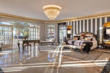 Villa for 20 People in Marbella West, Marbella, Photo 2