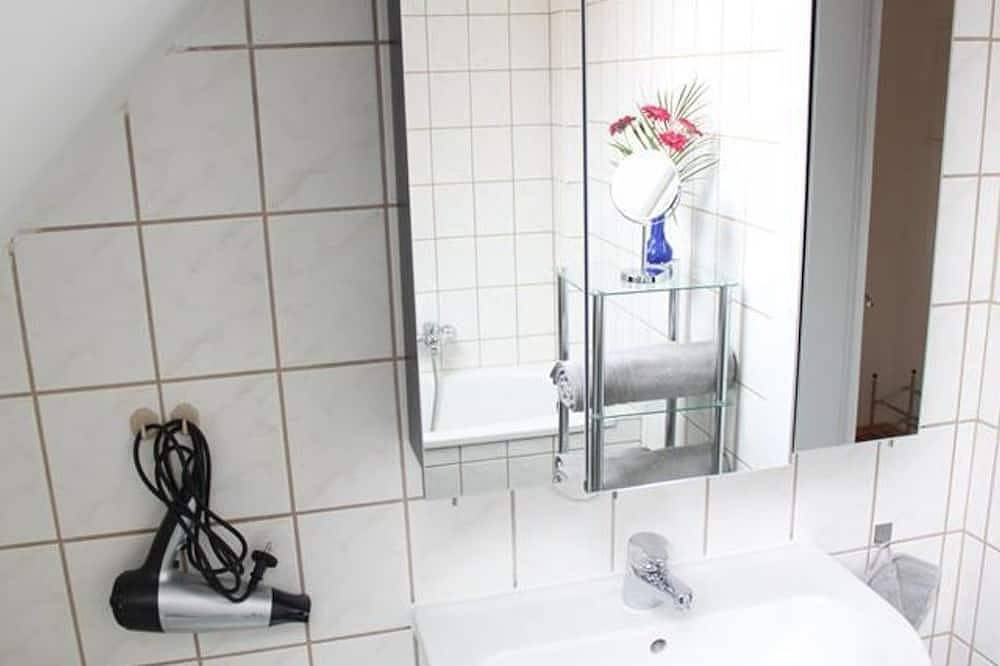Ganze Wohnung, Albertus 6 - 1 Schlafzimmer - klimatisiert - Albertushaus in Speyer, Rheinebene