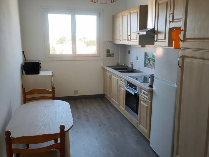 Ganze Wohnung, Geräumige Wohnung für 4 Pers, 200m zum Strand, mit Privatparkplatz in Saint-Hilaire-de-Riez, Vendée