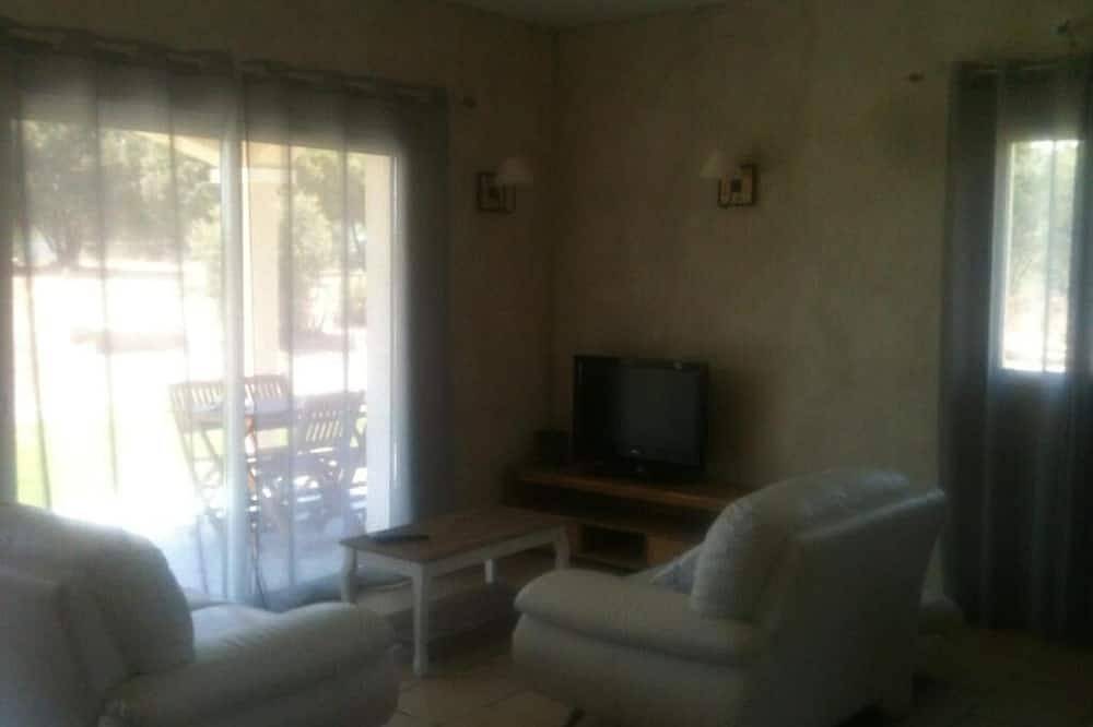 F3 mini villas con terraza y amplio jardín a 5 minutos de las playas. in Serra-di-Ferro, Region de Ajaccio