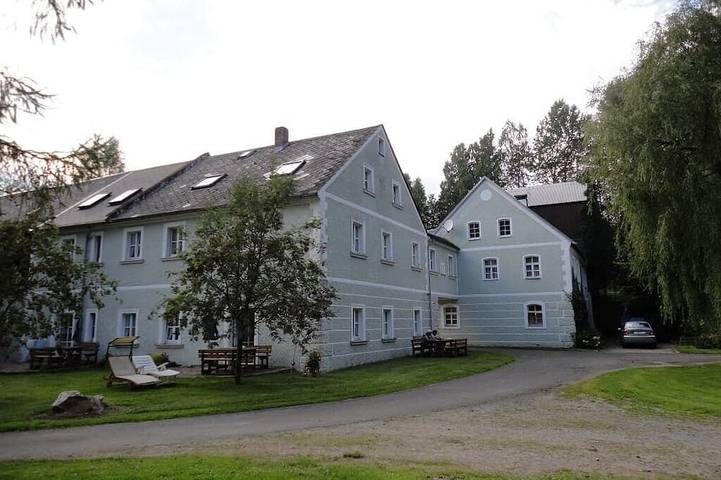 Ganze Wohnung, Unterkunft im ersten Stock mit großer Logia in Tirschenreuth, Ostbayern