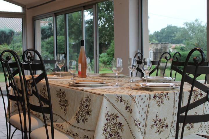 Location de vacances pour 8 personnes, avec jardin ainsi que piscine et terrasse à Grillon - 4