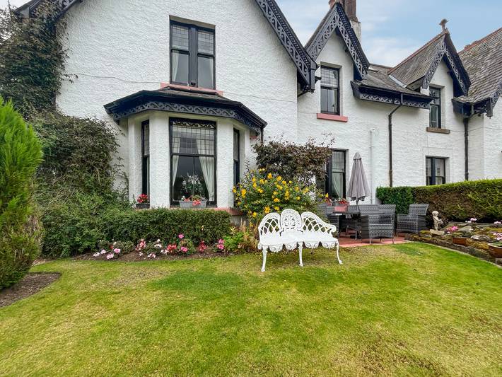 Log cabin for 8 people, with pets in Aberfeldy