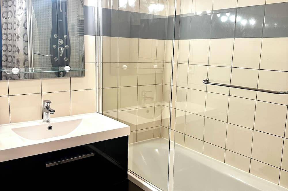 Entire apartment, Appartement Montespan - Parking Privée in Évry-Courcouronnes, Essonne