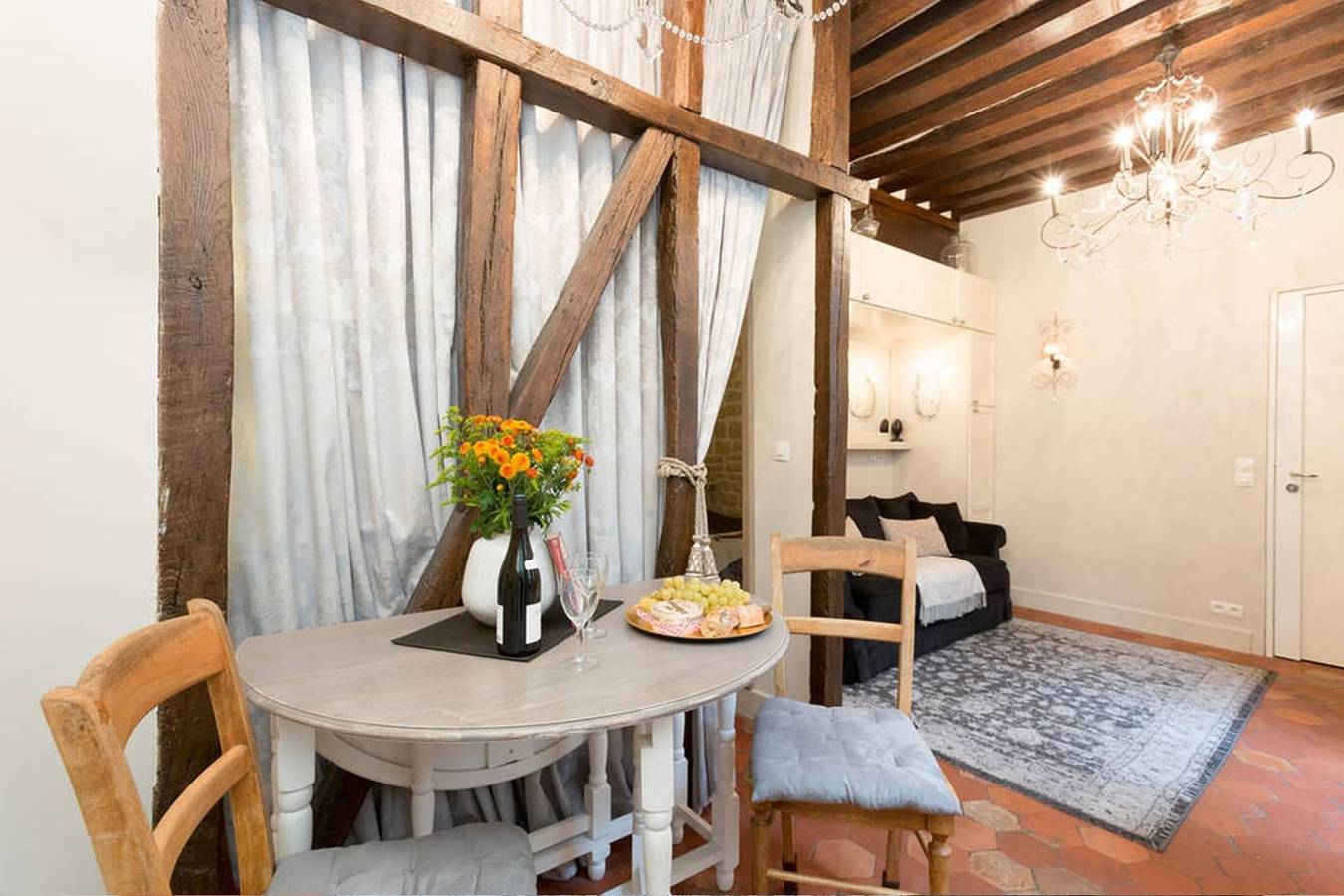 Entire apartment, Le Diamant En Isle - Ile Saint Louis in 4th Arrondissement, Paris