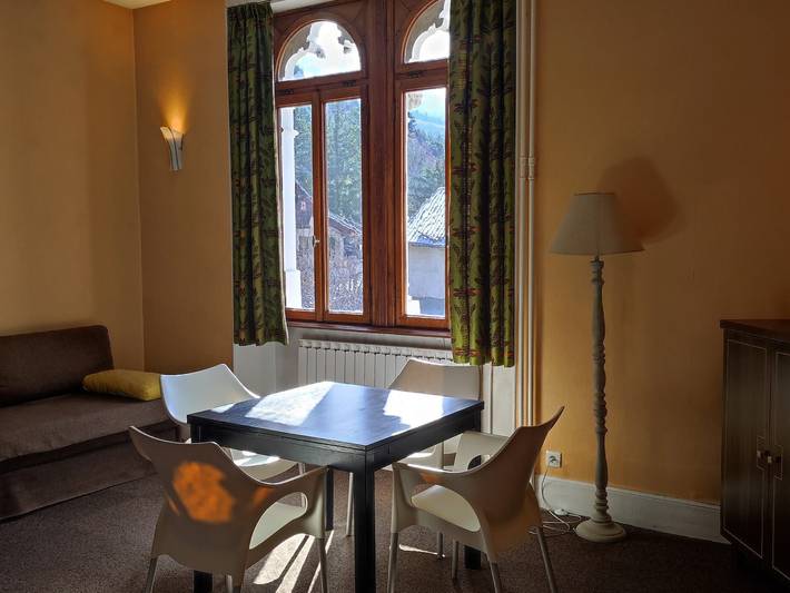 Gîte pour 4 personnes, avec jacuzzi et piscine ainsi que sauna et balcon/terrasse à Jausiers - 2