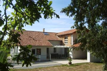 Location de vacances pour 10 personnes, avec jardin à Saint-Maurice-sur-Adour