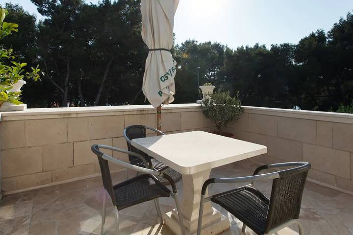 Apartament wakacyjny dla 3 osób, z Balkon/ taras w Sumartin