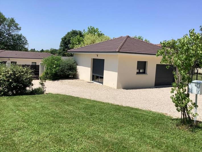 Gîte pour 4 personnes, avec jardin et vue à Tossiat