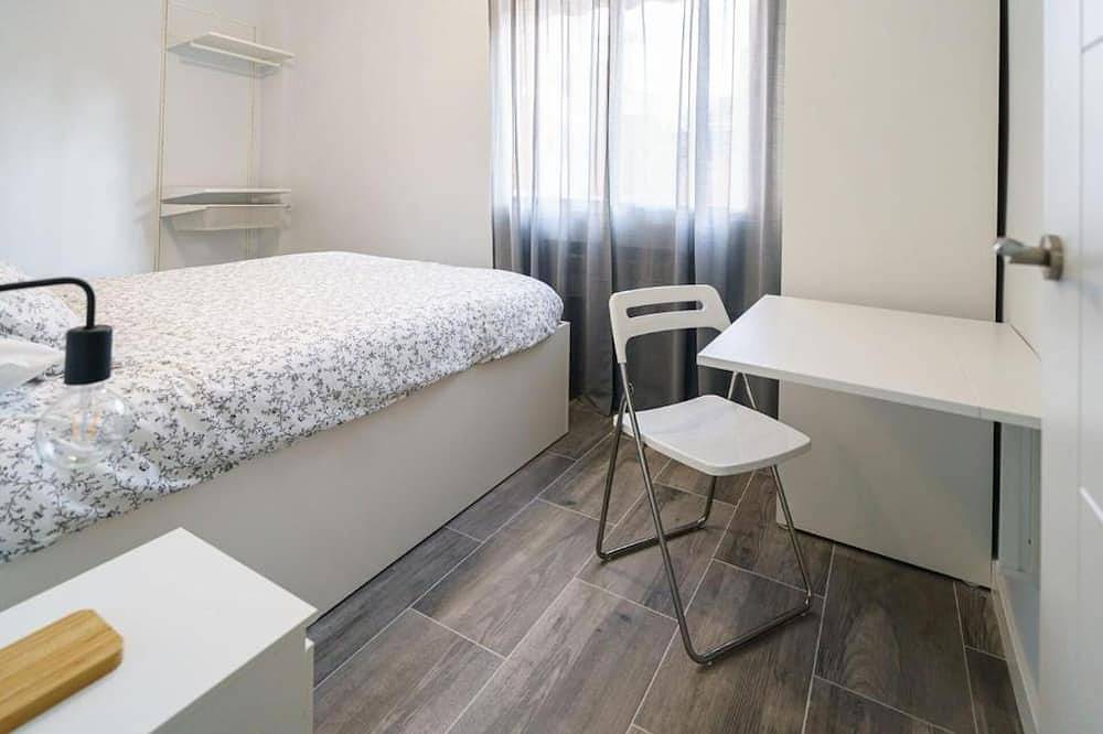 Entire apartment, Apartment Las Cigüeñas in Alcalá de Henares, Madrid Province