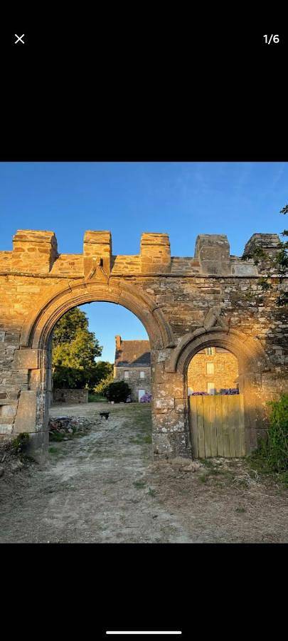 Location de vacances pour 8 personnes, avec terrasse, animaux acceptés à Lanmeur